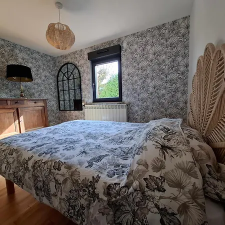 Chez Les Rene Holiday home Monetay-sur-Loire